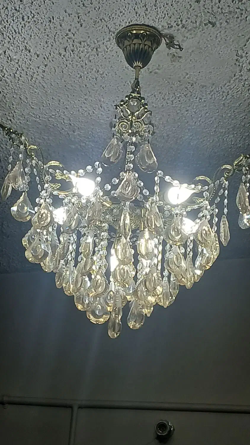 لوستر برنز|لوستر و چراغ آویز|اصفهان, فرودگاه شهید بهشتی|دیوار