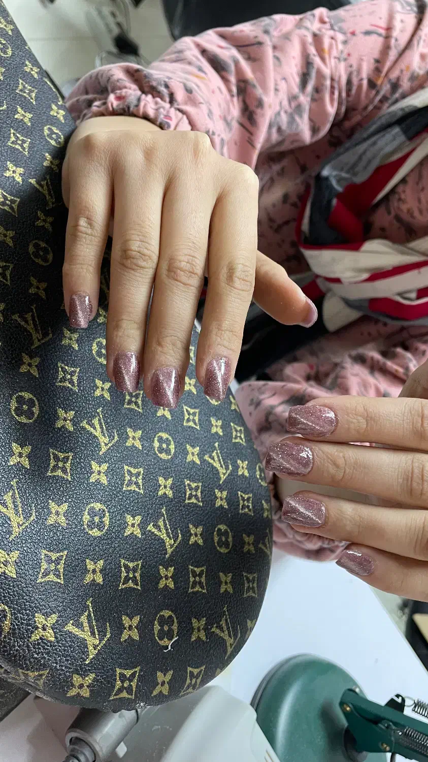 کاشت ناخن برق + مدل رایگان|خدمات آرایشگری و زیبایی|کرمانشاه, |دیوار