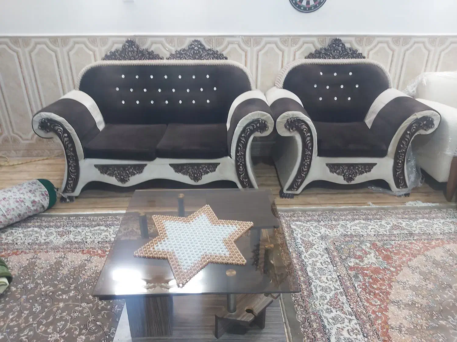 سرویس مبل هفت نفره با میز عسلی قیمت ۷۵۰۰|مبلمان خانگی و میز عسلی|ساوه, |دیوار