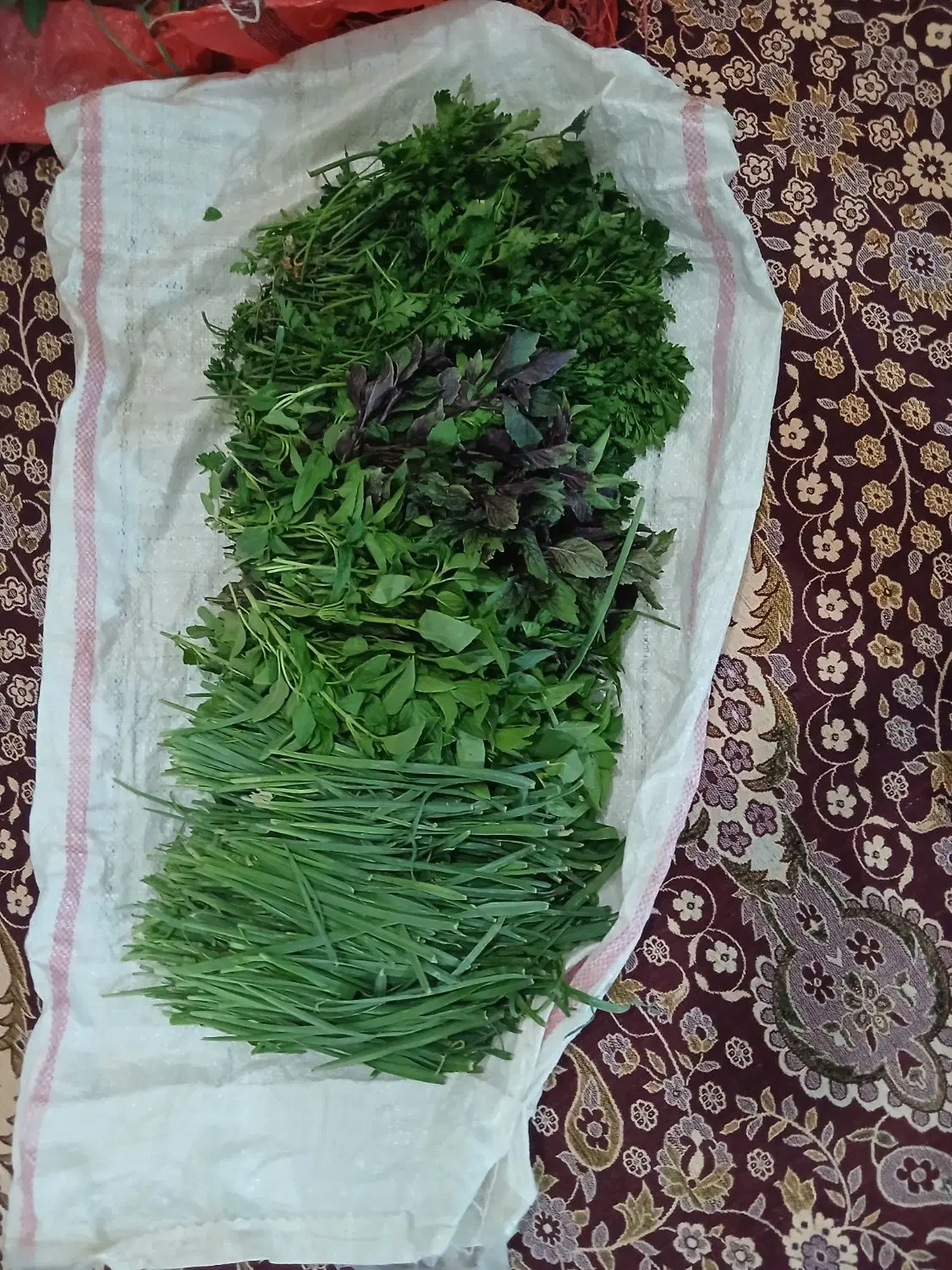 سبزی|خوردنی و آشامیدنی|اسفراین, |دیوار