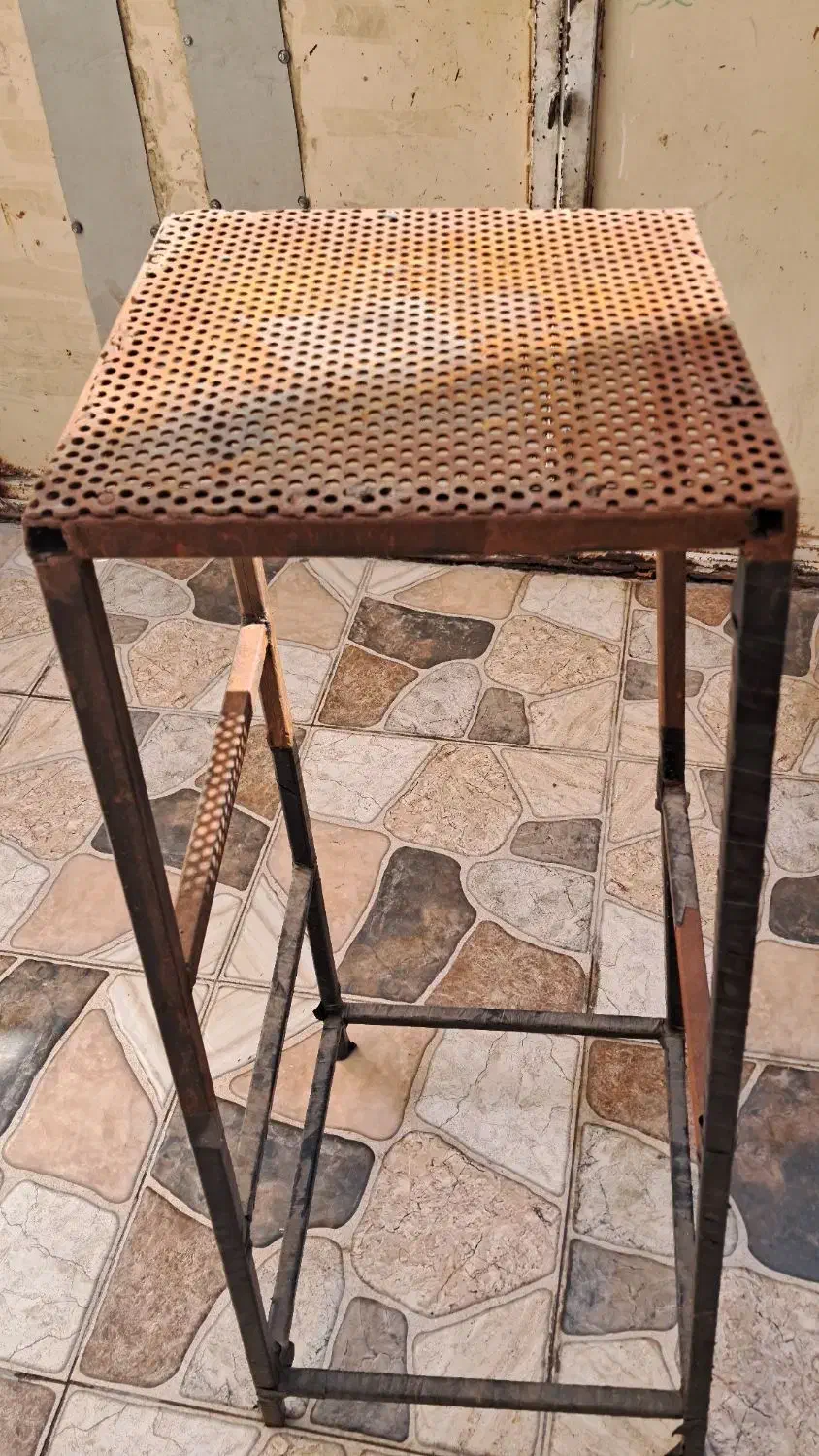 چهارپایه فلزی|صندلی و نیمکت|رامهرمز, |دیوار