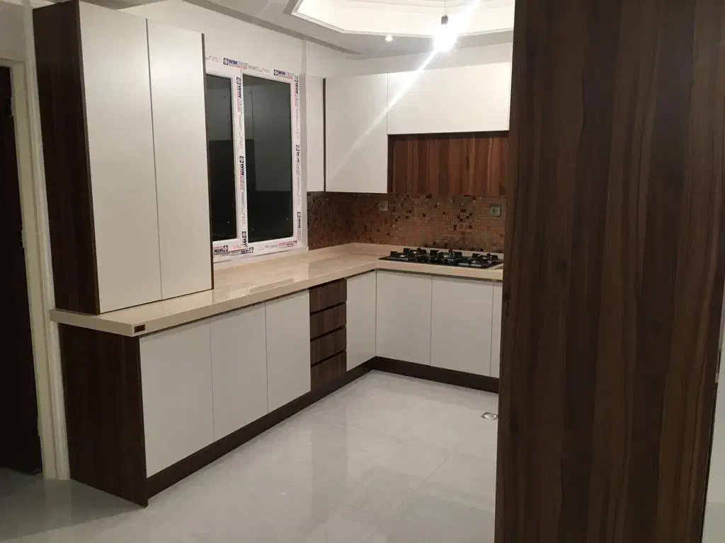 آپارتمان ۸۵ متر دو خواب خیابان رشید تهرانپارس