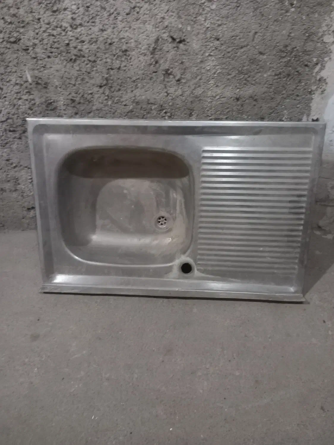 سینک ظرفشویی کار کرده|آب‌چکان و نظم‌دهنده ظروف|اردبیل, |دیوار