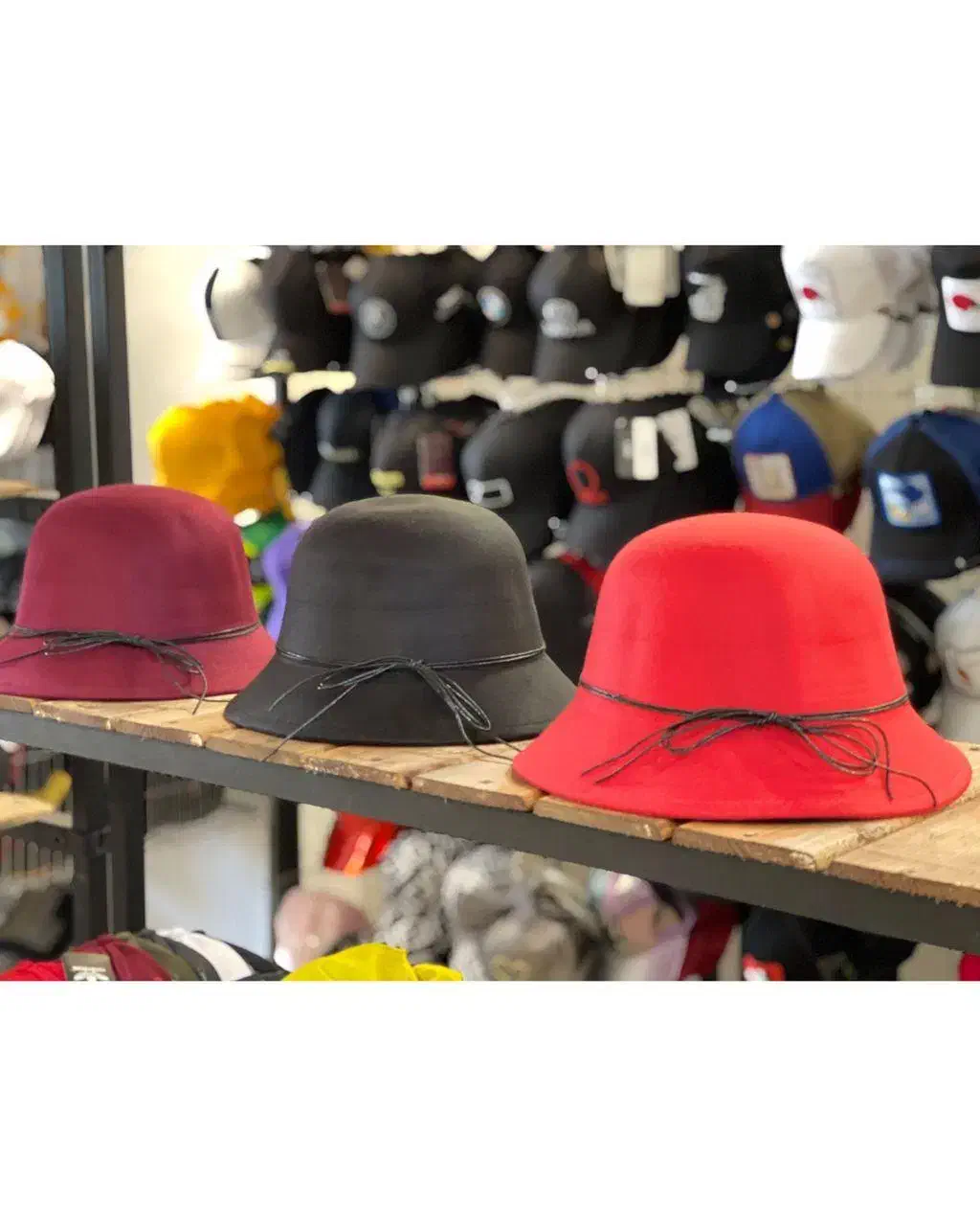 کلاه|لباس|سبزوار, قصبه اب یمین|دیوار