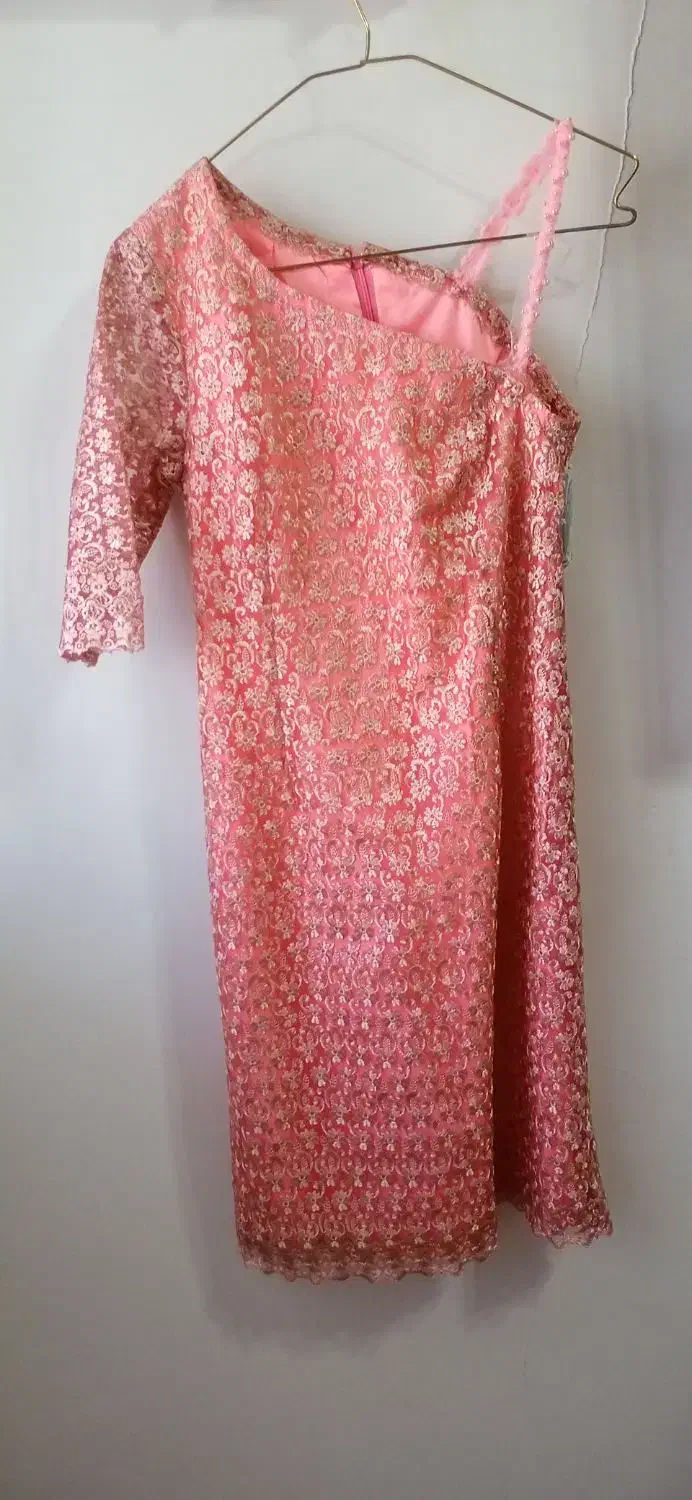 پیراهن مجلسی|لباس|بندر انزلی, آذربایجان|دیوار