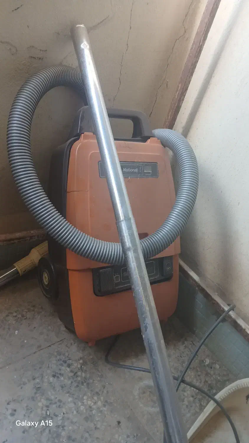 جاروبرقی قدیمی|جاروبرقی، جارو شارژی، بخارشو|شاهینشهر, مسکن مهر|دیوار