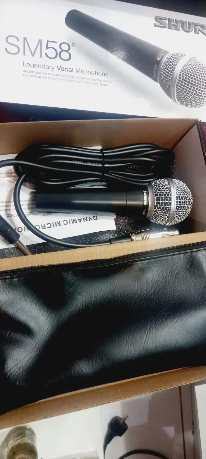 انواع گیتار و میکروفون|گیتار، بیس، امپلیفایر|ارومیه, |دیوار