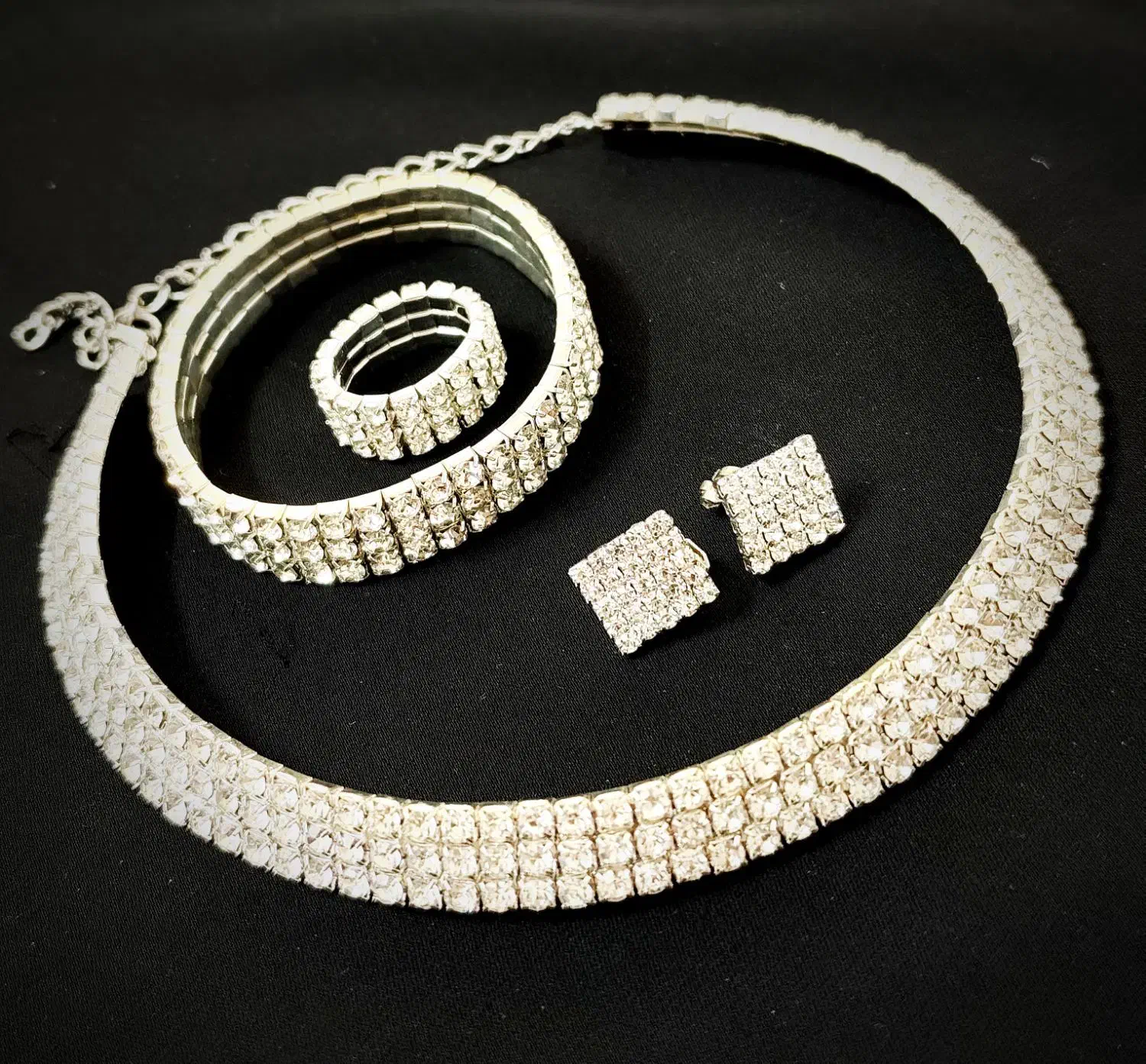 سرویس نگین دار ۳لاین ضدریزش ضدحساسیت نو|زیورآلات و اکسسوری|قم, بنیاد|دیوار