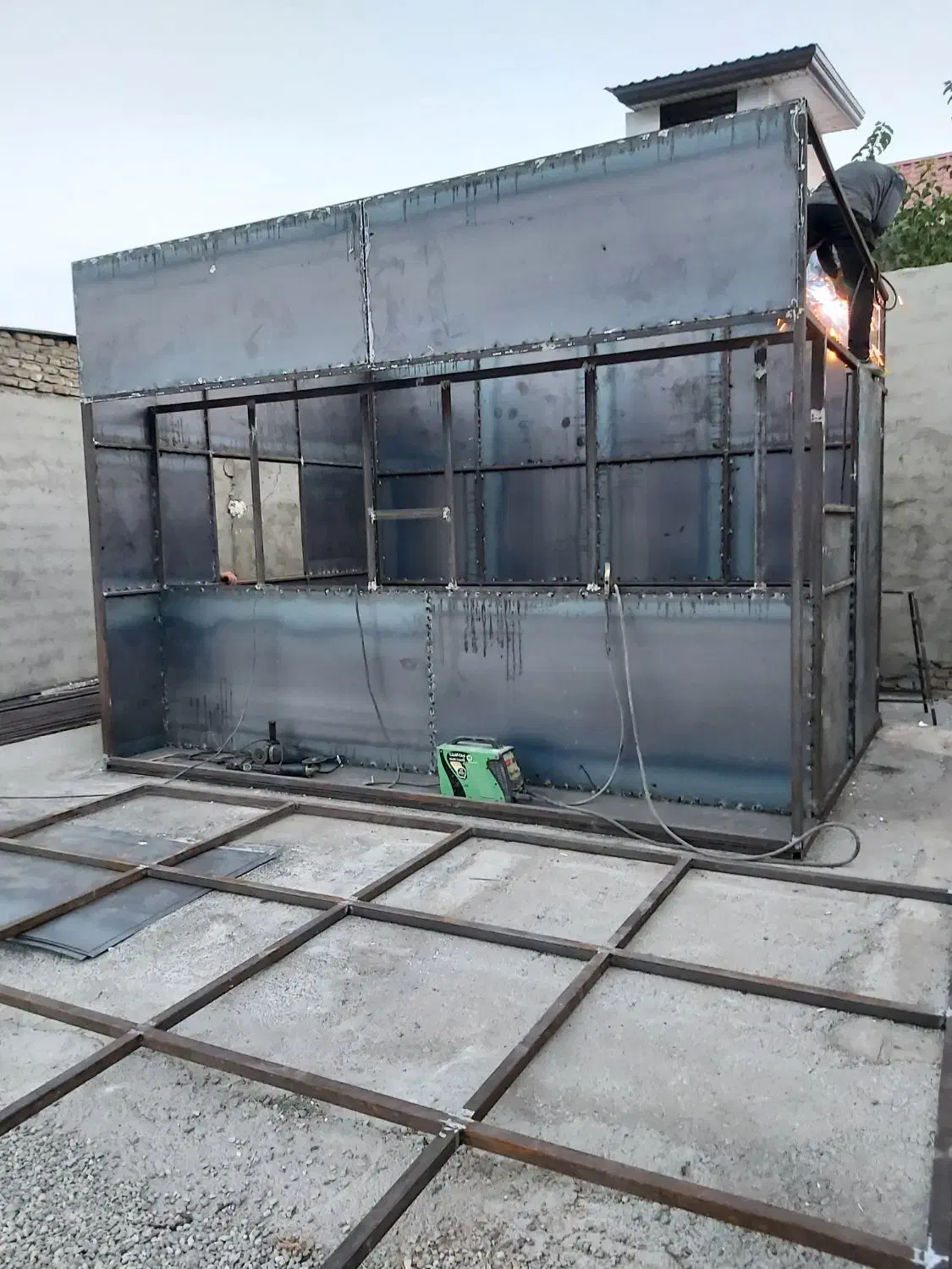 جوشکاری و ساخت دکه و کانکس|مصالح و تجهیزات ساختمان|چهارباغ, |دیوار