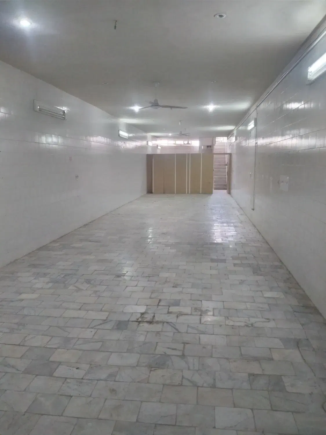 سالن مناسب ارایشگاه بیلیارد بلوار دانشجو|اجارهٔ دفتر کار، اتاق اداری، مطب|یزد, |دیوار