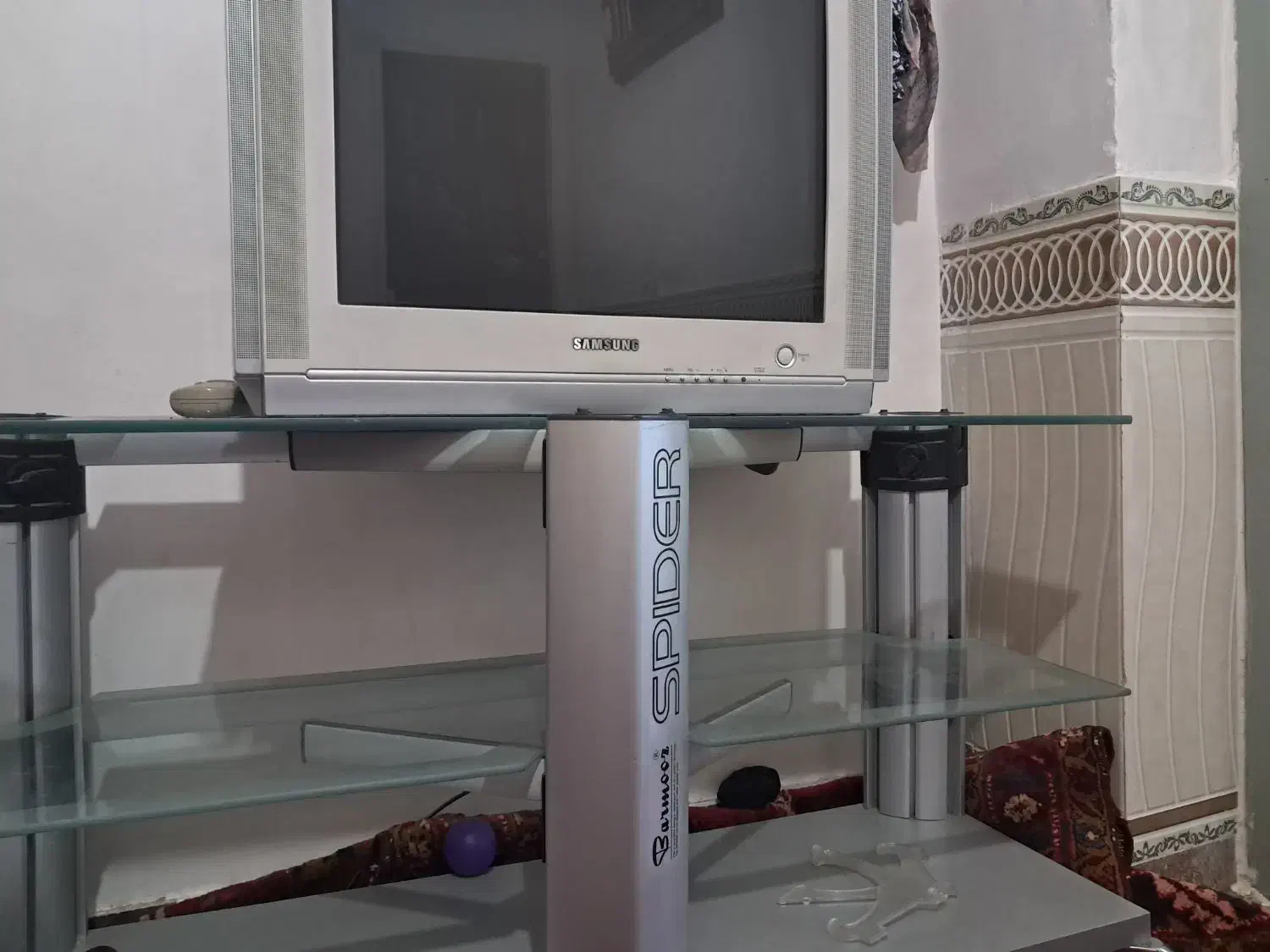 تلوزیون و میز تلوزیون یکجا|تلویزیون و پروژکتور|تبریز, |دیوار