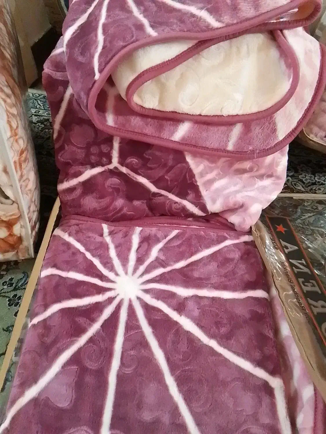 پتو دونفره|رختخواب، بالش، پتو|مسجد سلیمان, |دیوار