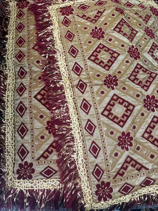 رو بالشتی|سرویس روتختی|هشتگرد, شهرک گلها|دیوار