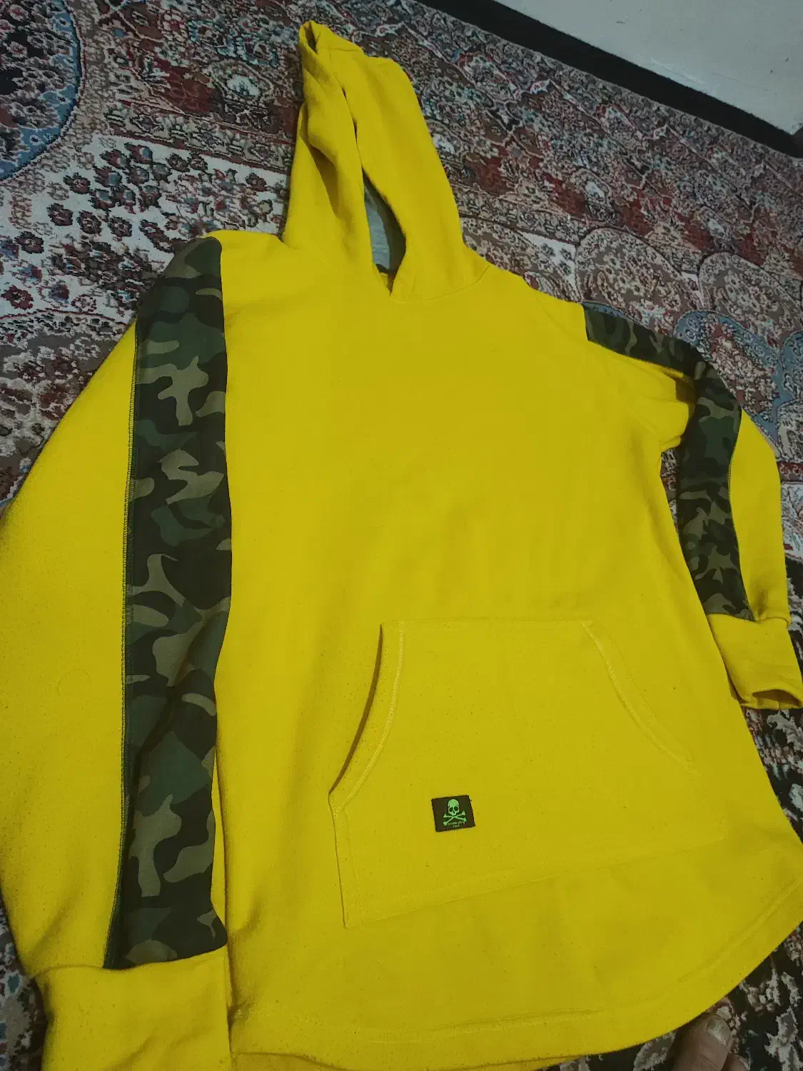 لباس زمستانی|لباس|ایوان, |دیوار