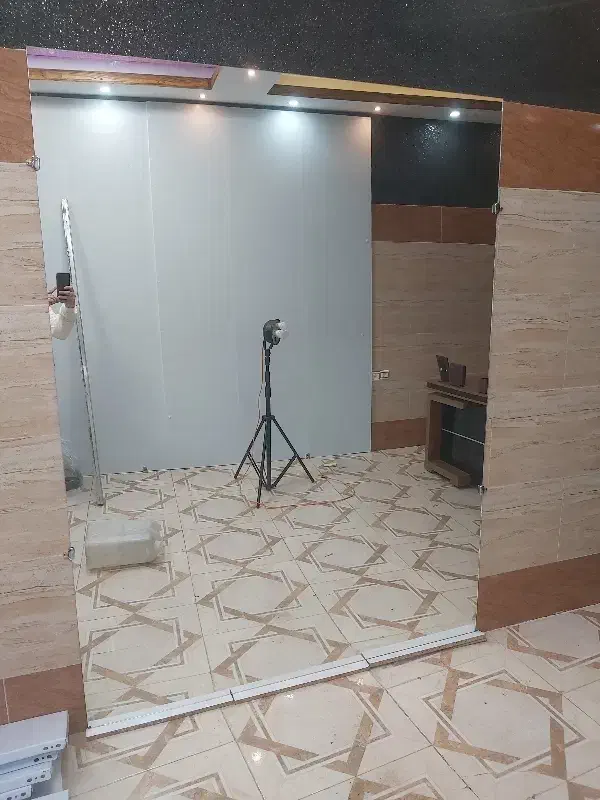 یک جام آینه سالم و نو|آینه|رشت, کوی جام جم|دیوار