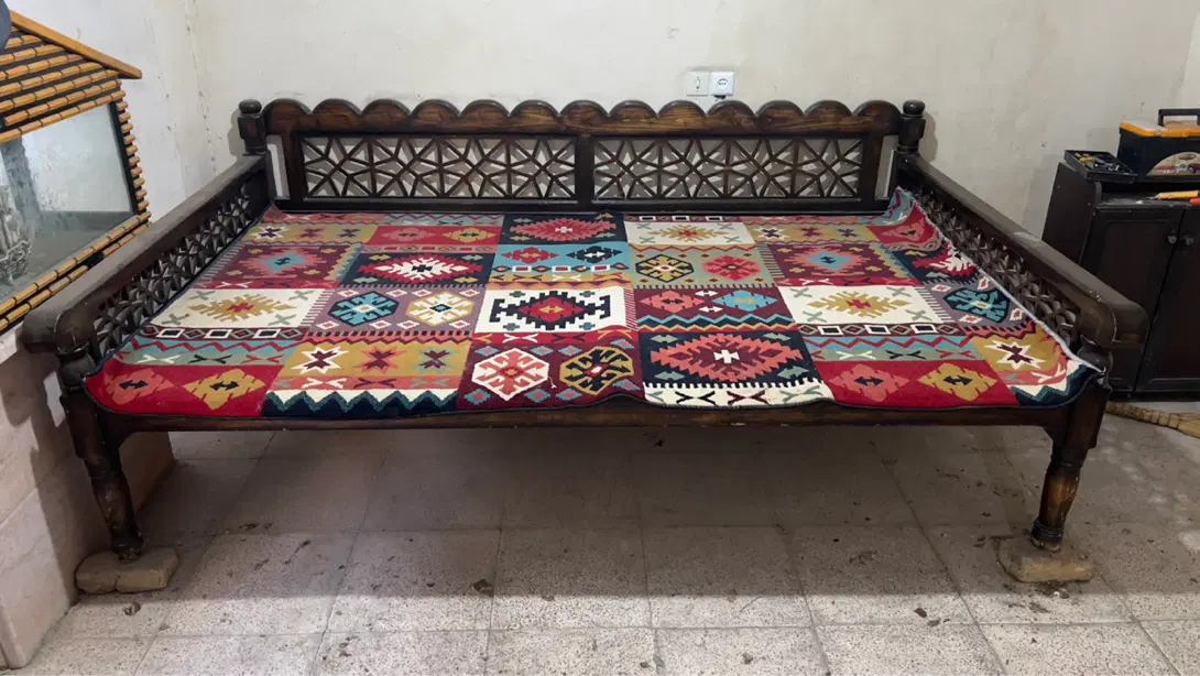 تخت سنتی|صندلی و نیمکت|قرچک, پارس سرام|دیوار