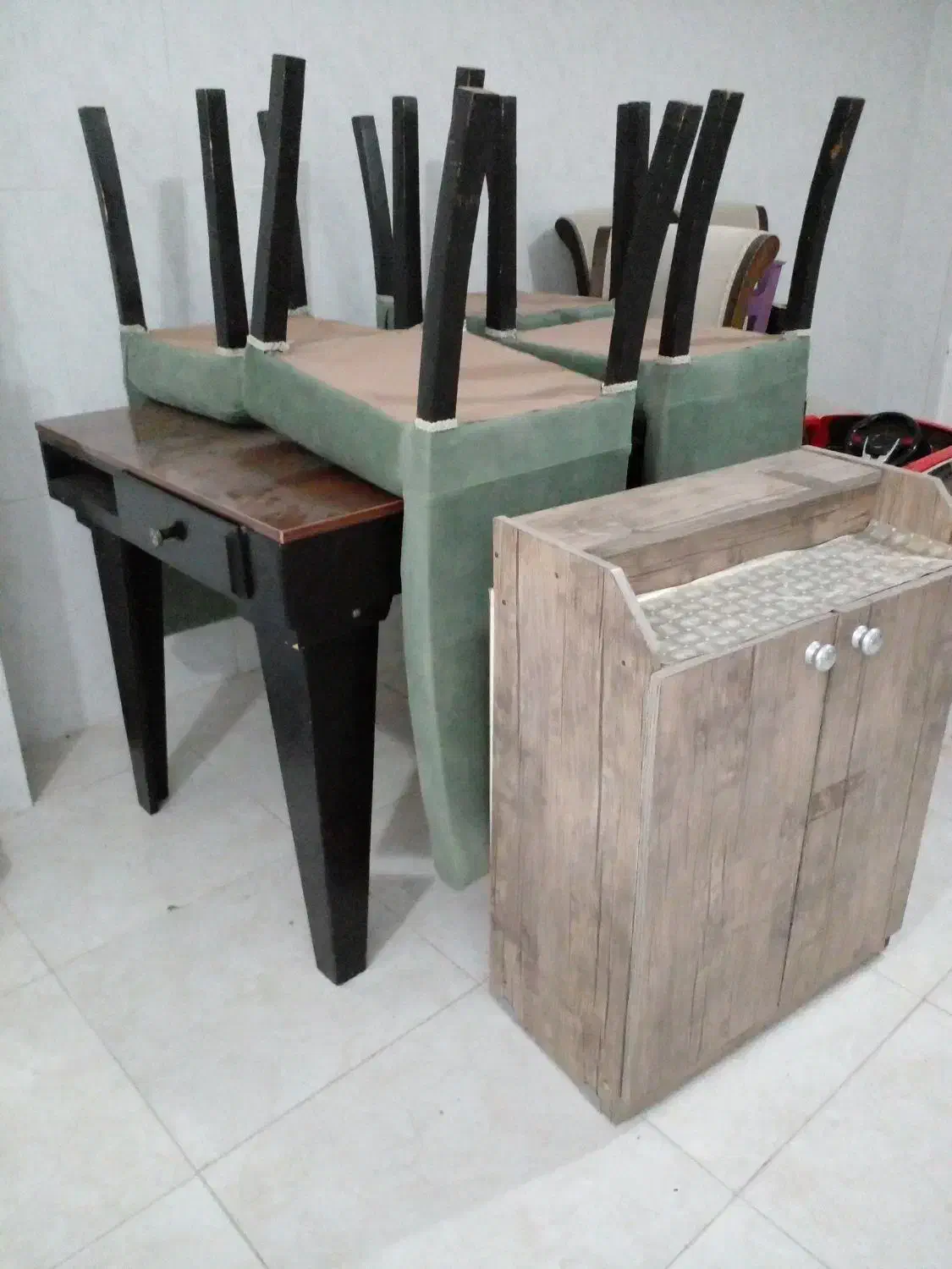 میز غذاخوری با صندلی کار کرده در حد نو|میز و صندلی غذاخوری|اردبیل, |دیوار