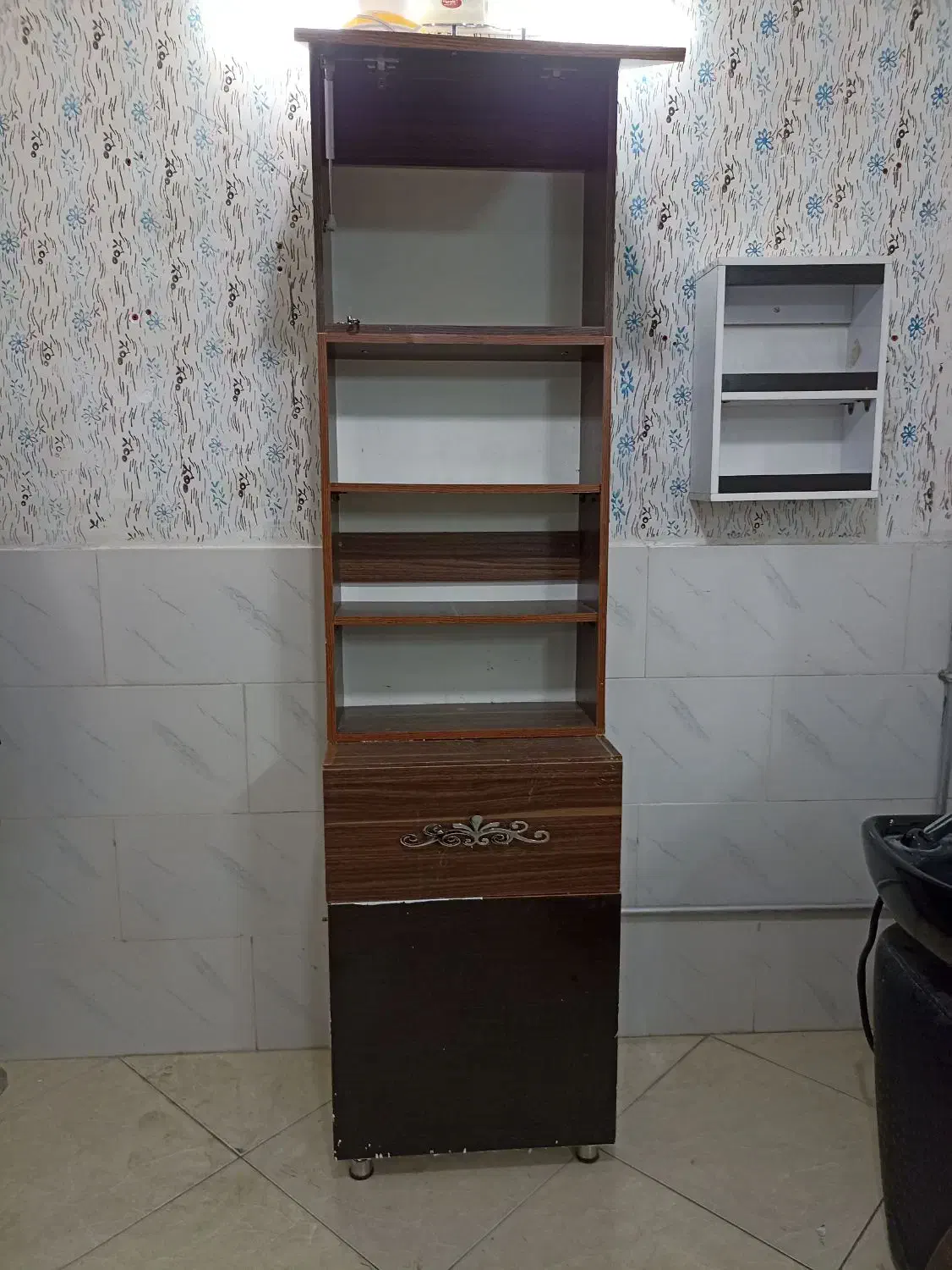 دکورارایشگاه آینه تخت صندلی|آرایشگاه و سالنهای زیبایی|مشهد, شهرک امام هادی (شهرک غرب)|دیوار