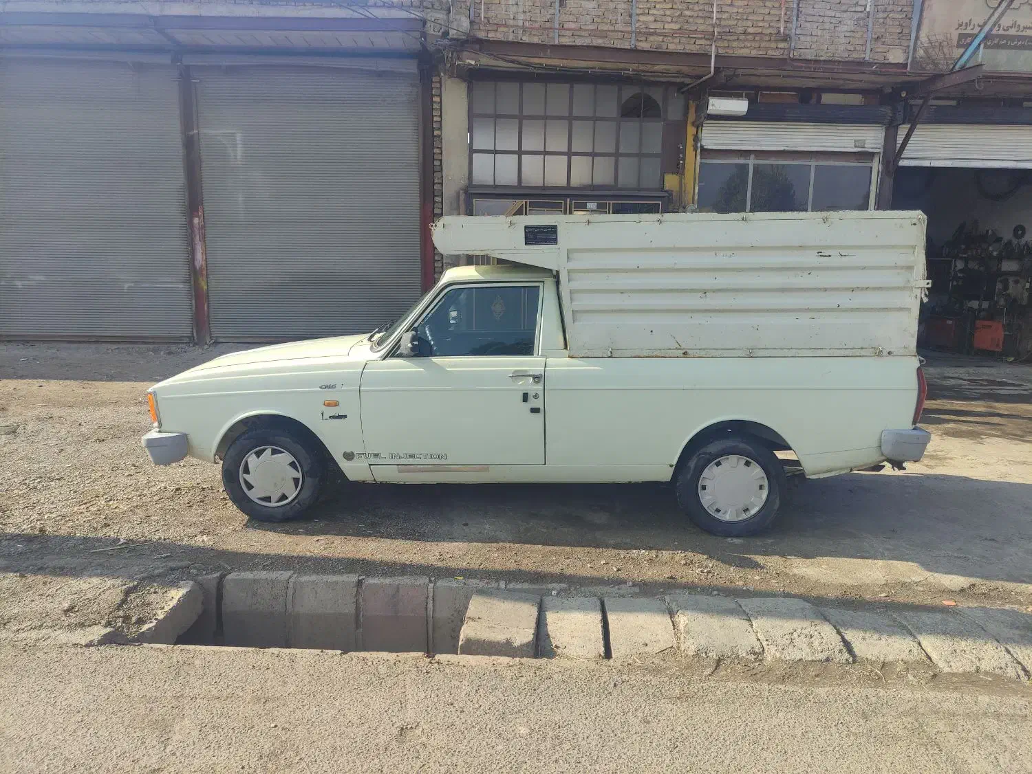پیکان وانت مدل 93 دوگانه سوز بیرنگ کم کار کرد|خودرو سواری و وانت|میانه, |دیوار