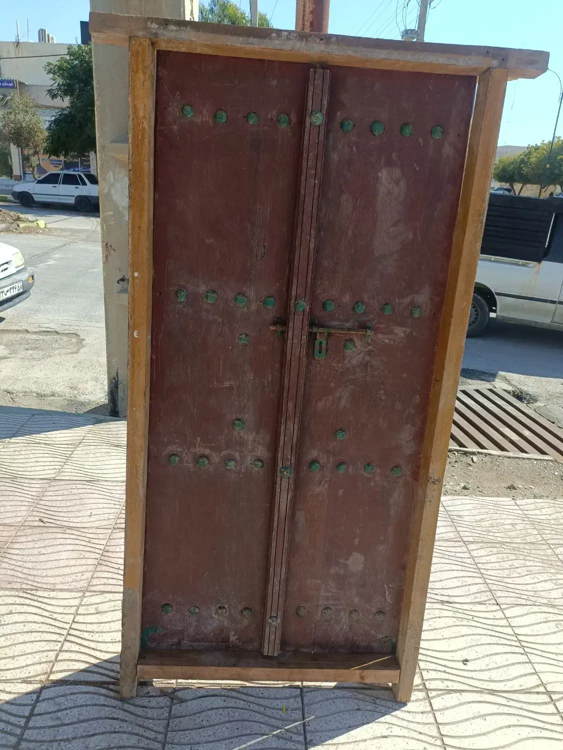 درب چوبی قدیمی|کلکسیون اشیاء عتیقه|بندر کنگان, |دیوار