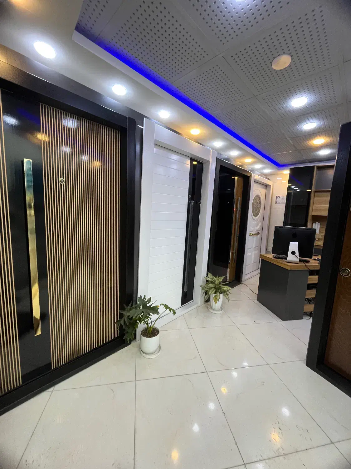 فروشگاه گیلان درب|مصالح و تجهیزات ساختمان|رشت, نظری|دیوار