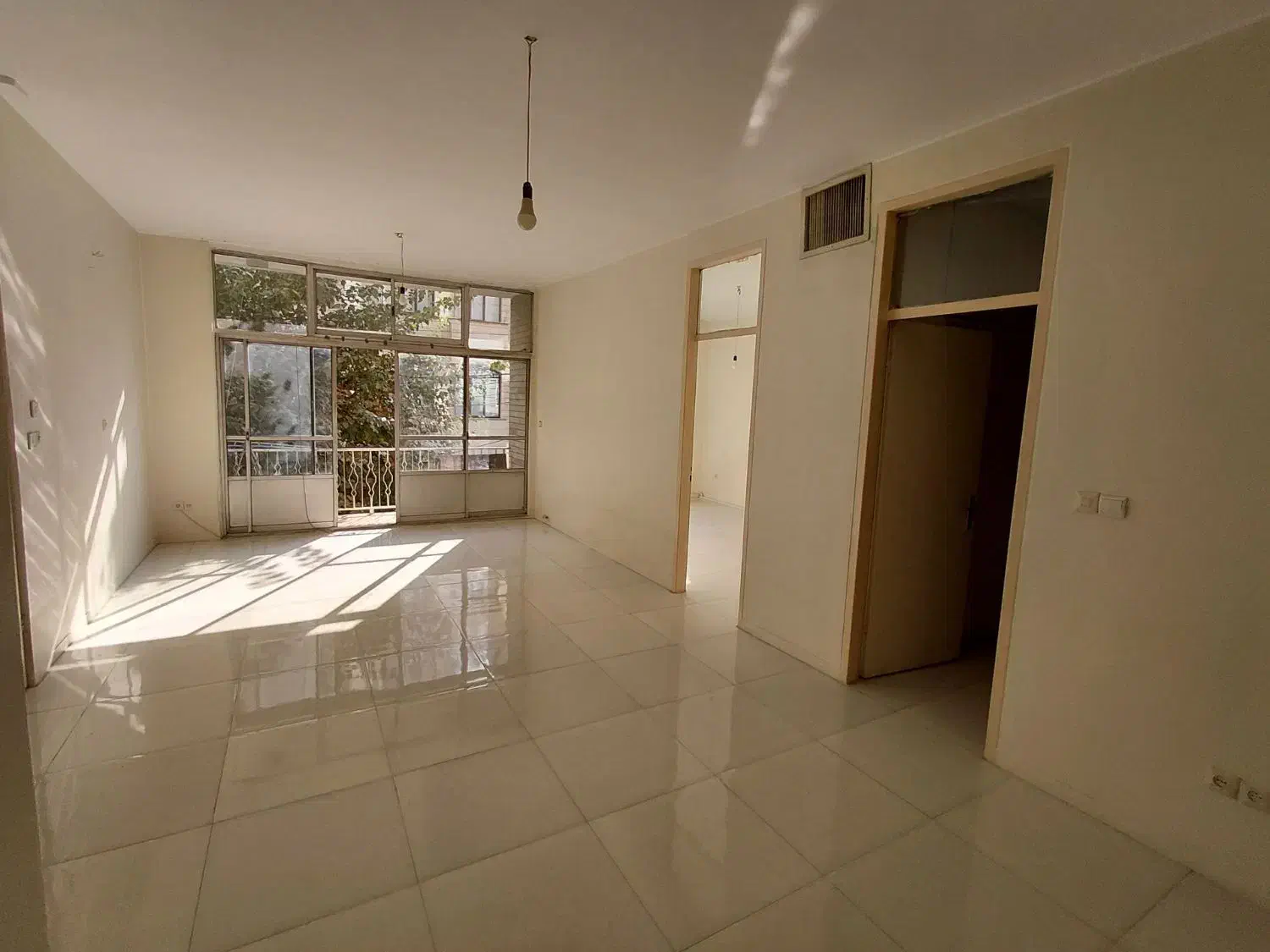 90 متر طبقه اول ابتدای 20 متری|اجارهٔ آپارتمان|تهران, جوادیه|دیوار