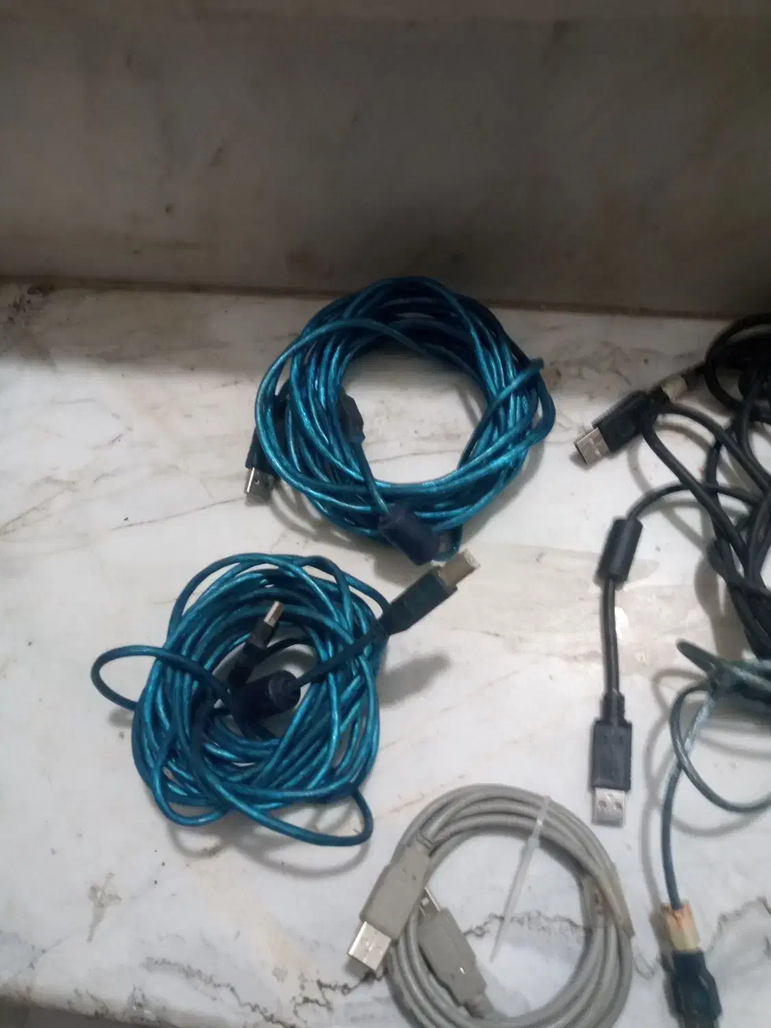 انواع کابل های کامپیوتر|قطعات و لوازم جانبی رایانه|قم, منبع آب|دیوار