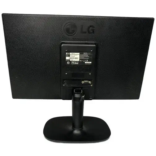 مانیتور ۱۹ اینچ LG|قطعات و لوازم جانبی رایانه|شاهین‌شهر, خانه کارگر|دیوار