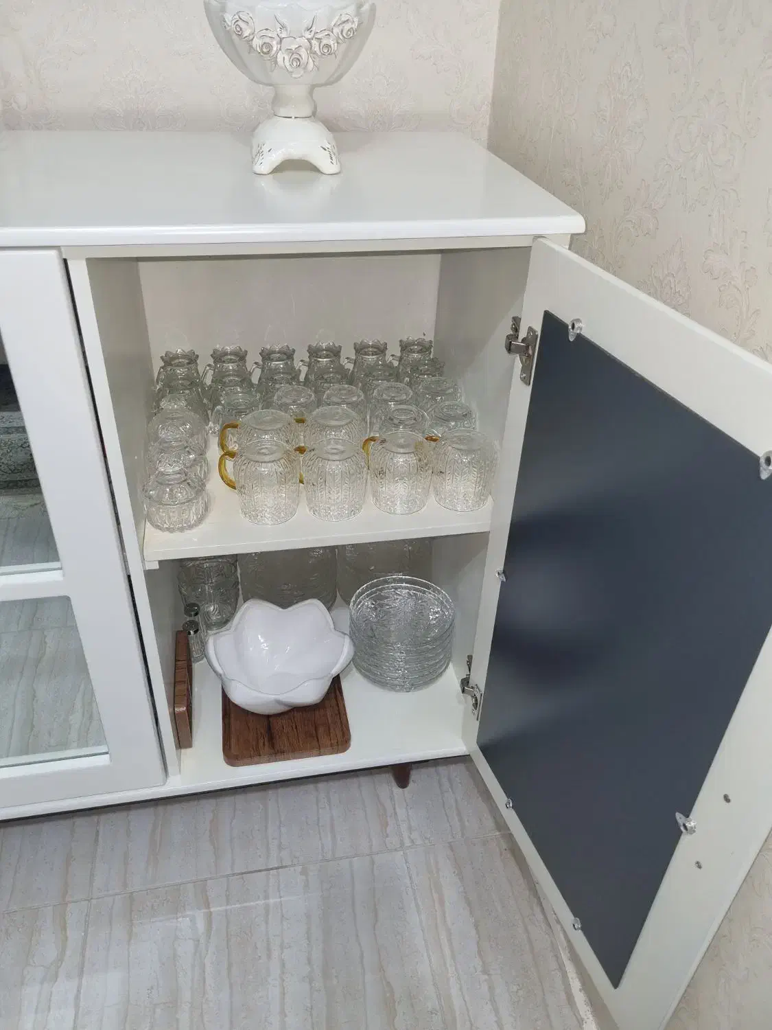 کنسول|بوفه، ویترین، کنسول|بندر انزلی, معلم|دیوار