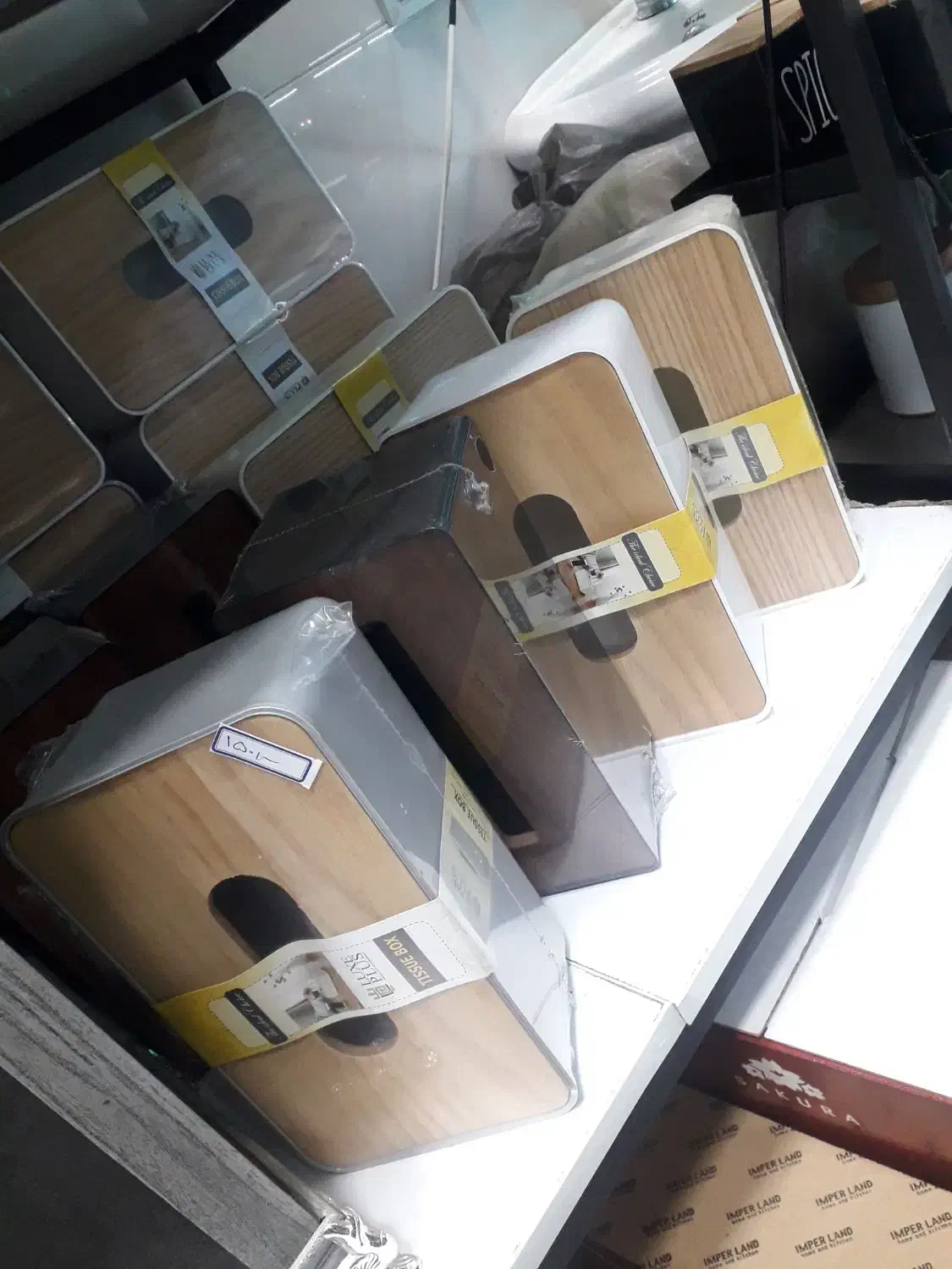 لوازم آشپزخونه هرچی نیاز داری|ظروف نگهدارنده، پلاستیکی، یکبارمصرف|میانه, |دیوار