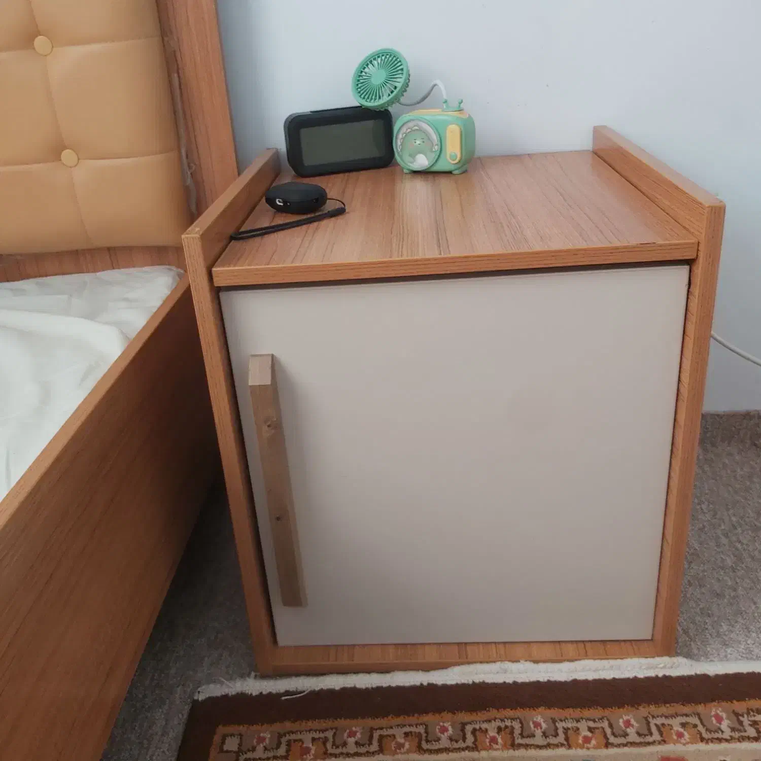 تخت و کمد دو منطوره شرکتی|تخت و صندلی بچه|نورآباد, |دیوار