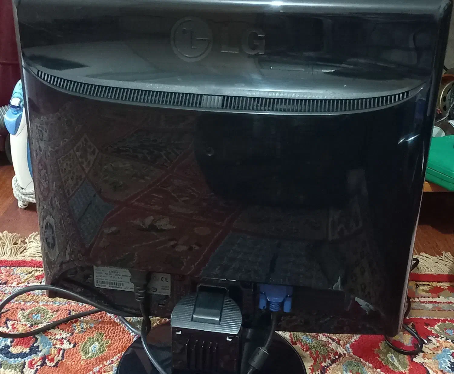 مانیتور 17 اینچ LG|قطعات و لوازم جانبی رایانه|اصفهان, شیخ اشراق|دیوار