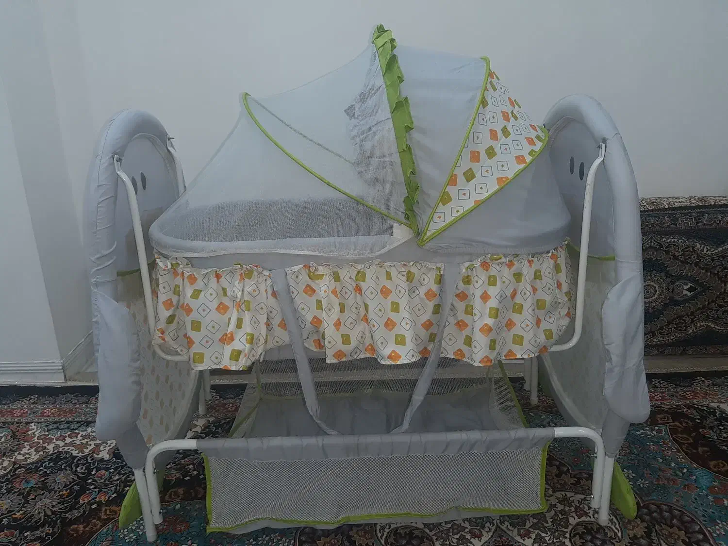 گهواره  و  کریر نو|تخت و سرویس خواب|قروه, |دیوار