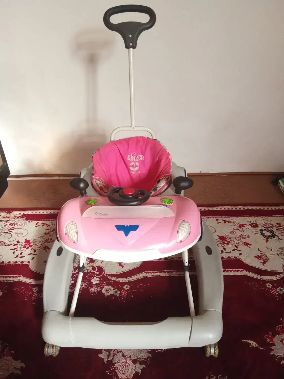 روروک|کالسکه و لوازم جانبی|میانه, |دیوار