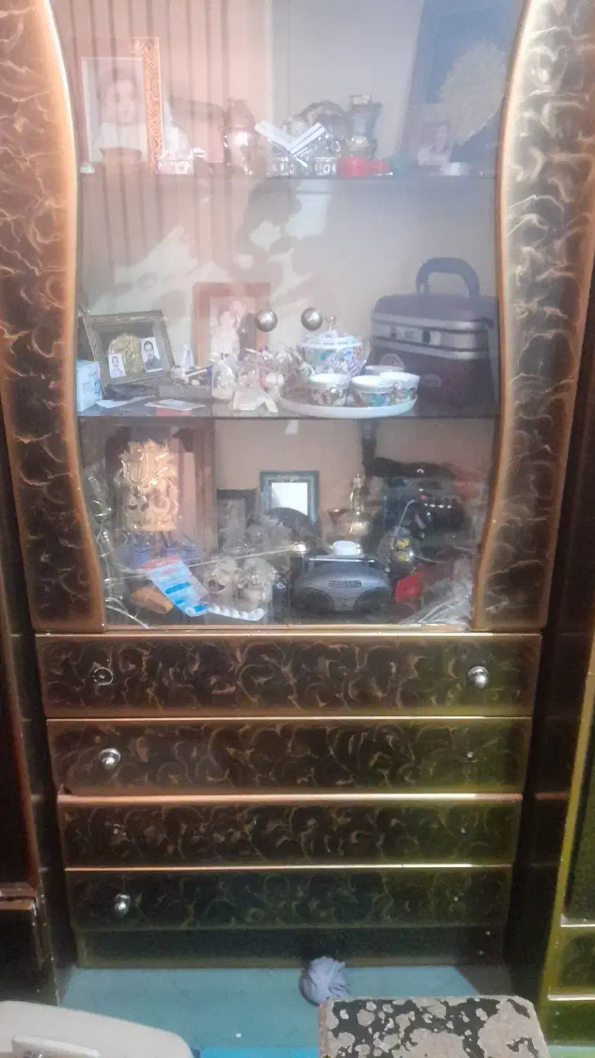 کمد لباسی همراه با ویترین|جاکفشی، کمد، دراور|شیراز, درکی|دیوار