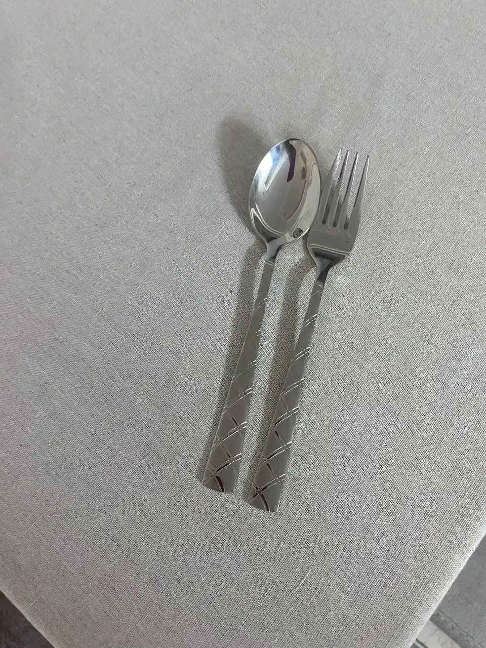 سرویس قاشق چنگال نو|ظروف سرو و پذیرایی|قم, قلعه یزدیها|دیوار