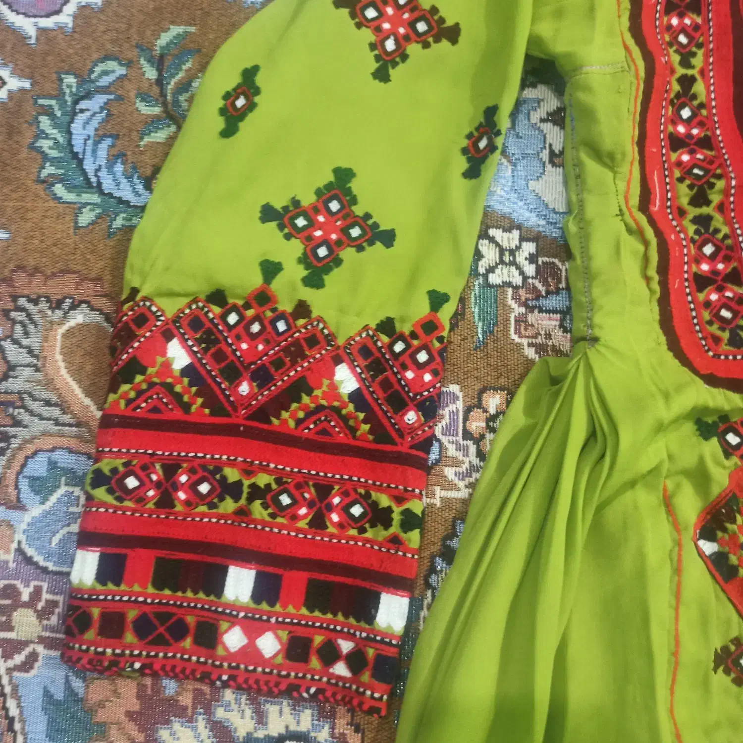 لباس چرخی فروشی|لباس|ایرانشهر, |دیوار