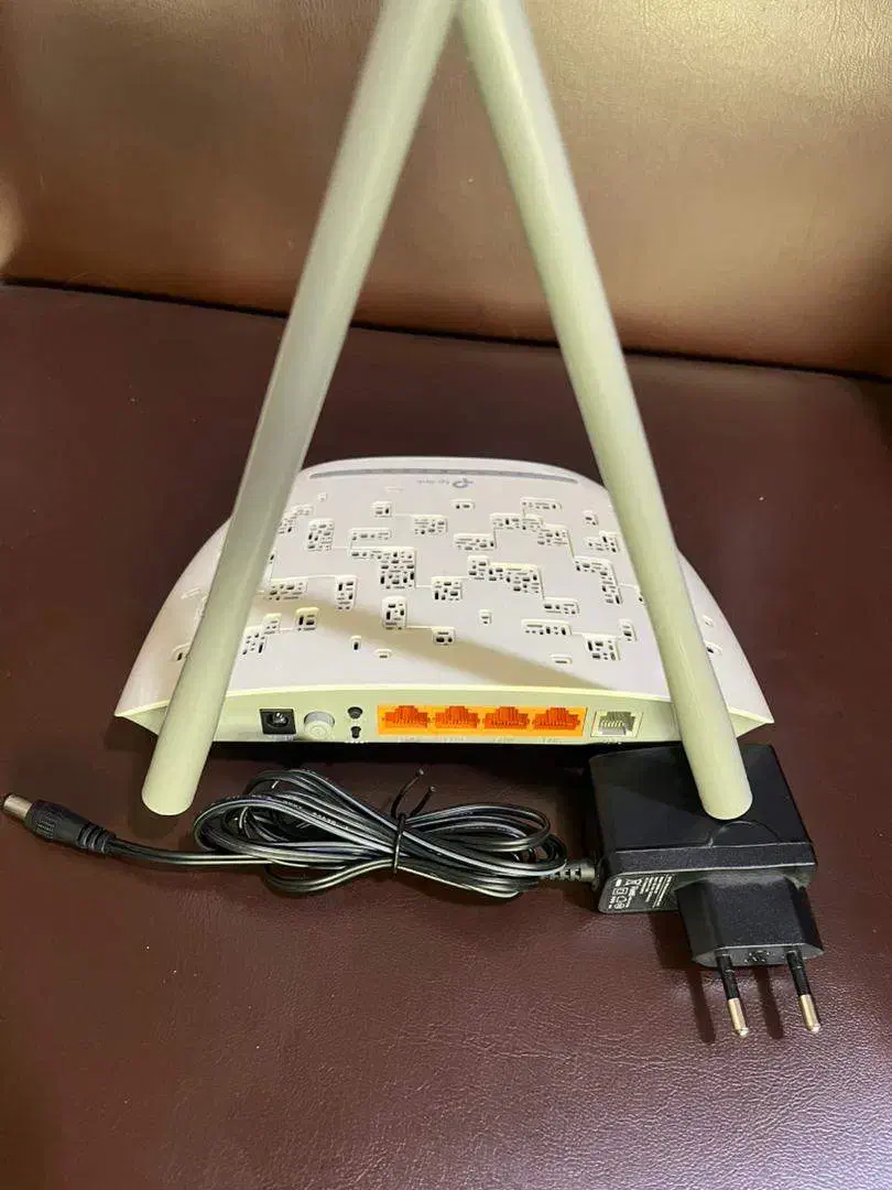 مودم tp-link به همراه دو عدد سوئیچر (نو کار نکرده)|مودم و تجهیزات شبکه|تبریز, |دیوار