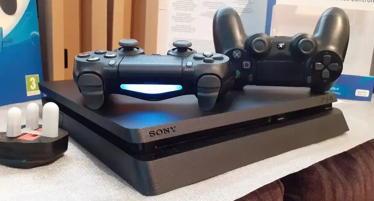 PS4 SLIMکپیخور بازیاش رایگانه دودسته آکبندلازرورقی|کنسول، بازی ویدئویی و آنلاین|تهران, چیتگر جنوبی|دیوار