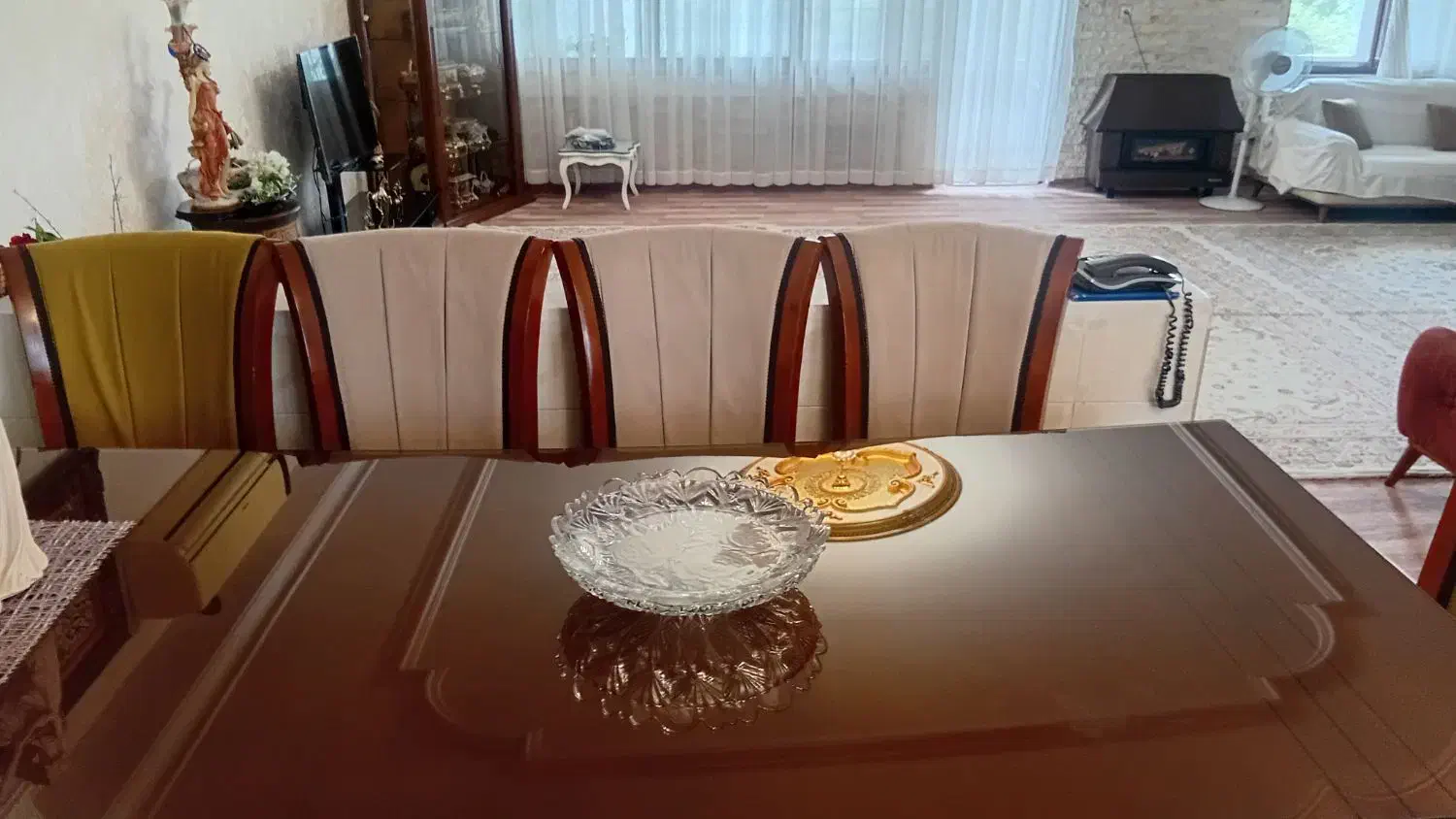 ناهارخوری هشت نفره|میز و صندلی غذاخوری|تالش, هشتپر|دیوار