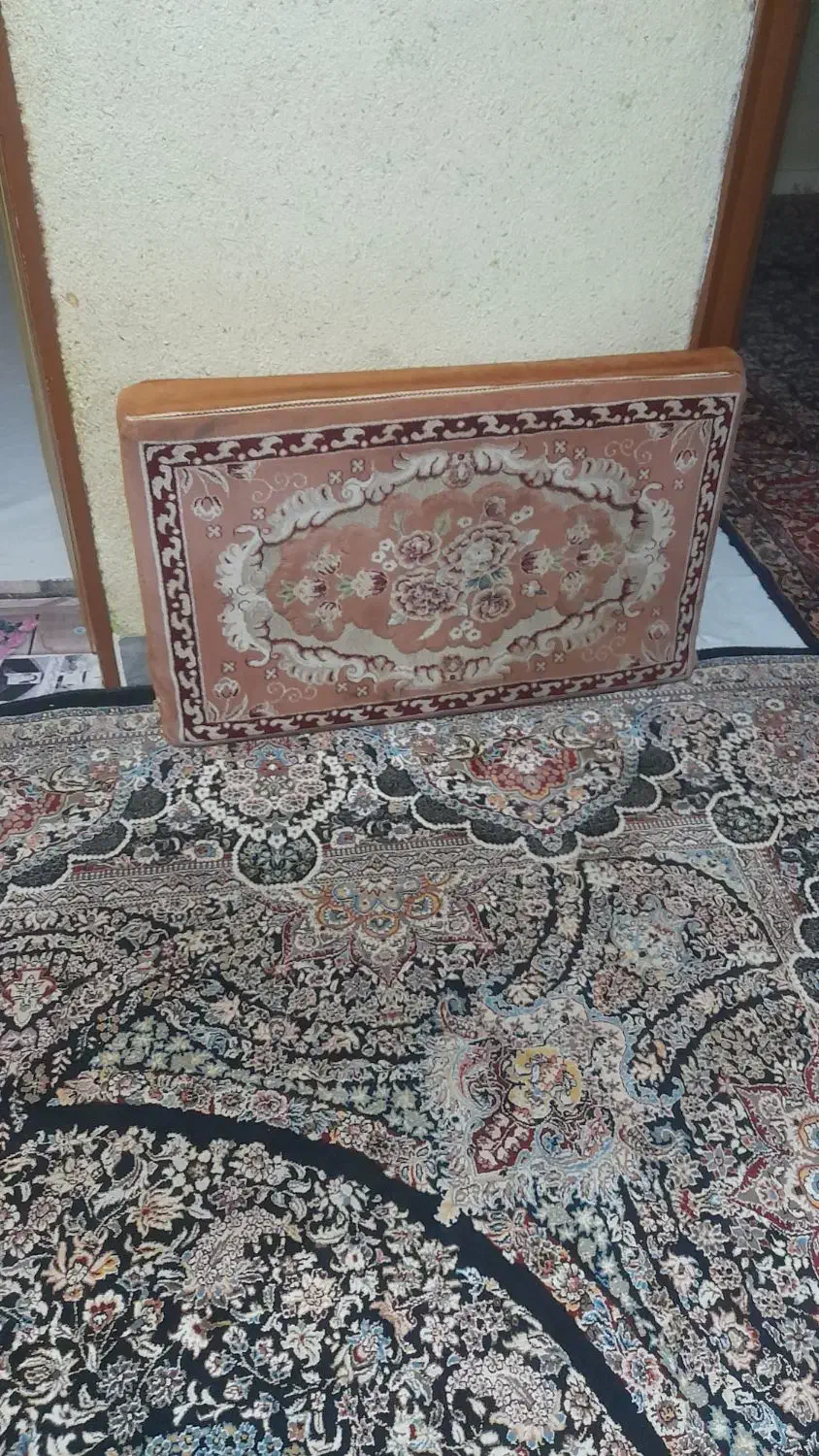 دو عدد قالی ۱۲ متری، ۸ عدد پشتی|فرش|خرمشهر, |دیوار