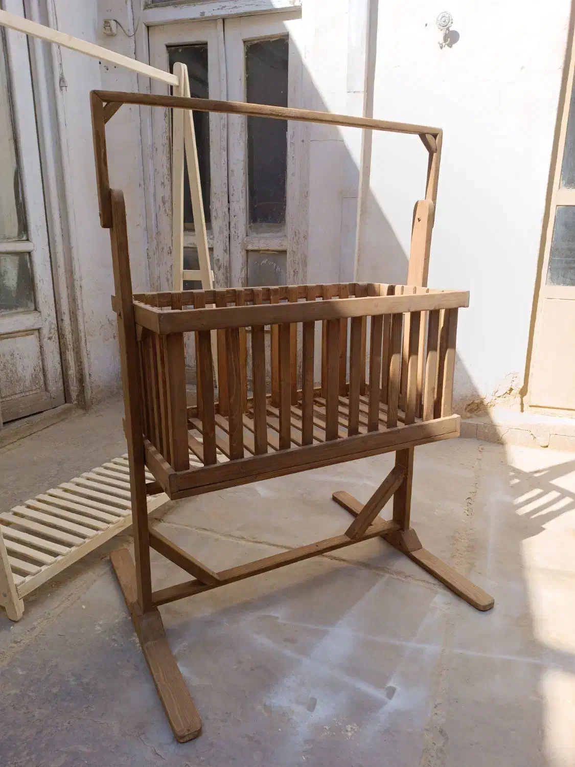 گهواره با چوب روس|اسباب و اثاث بچه|اصفهان, ملک|دیوار