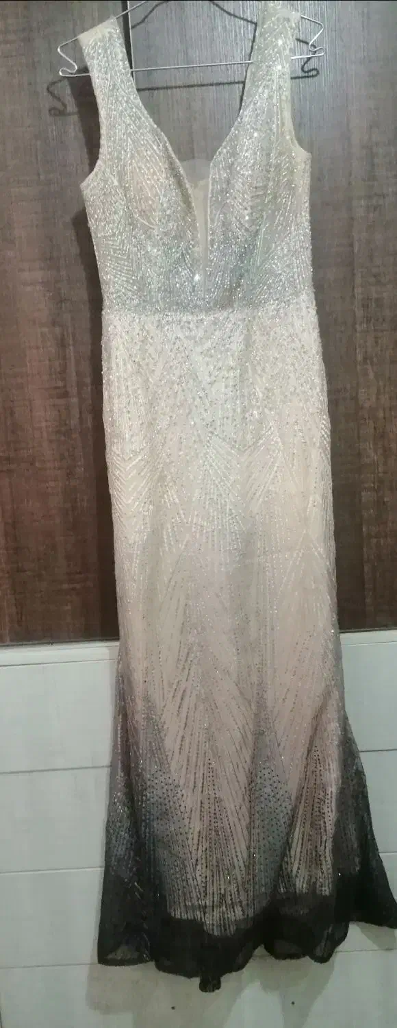 پیراهن مجلسی|لباس|مشکین‌دشت, |دیوار