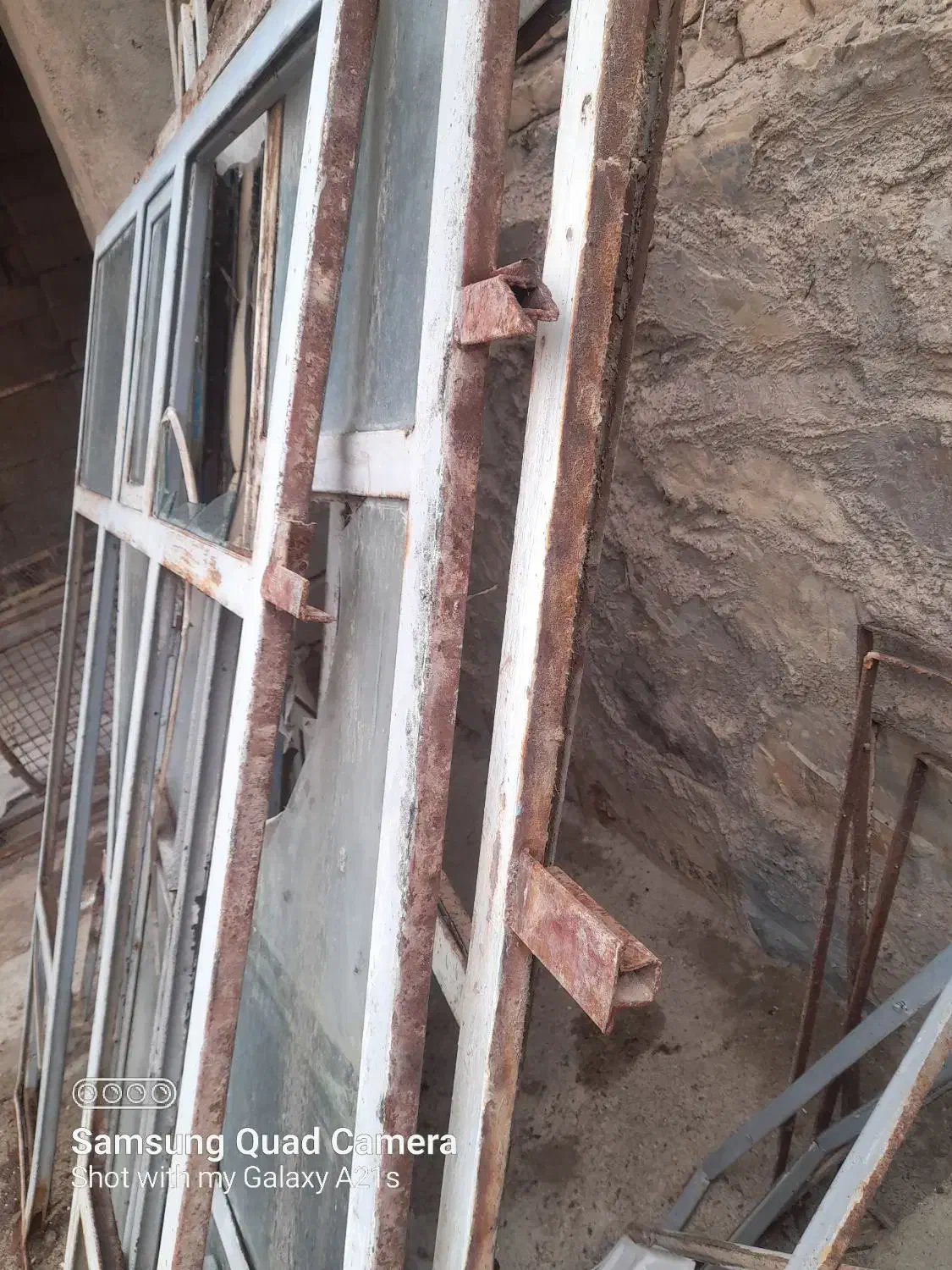 در و پنجره. آهنی|مصالح و تجهیزات ساختمان|لیلان, |دیوار