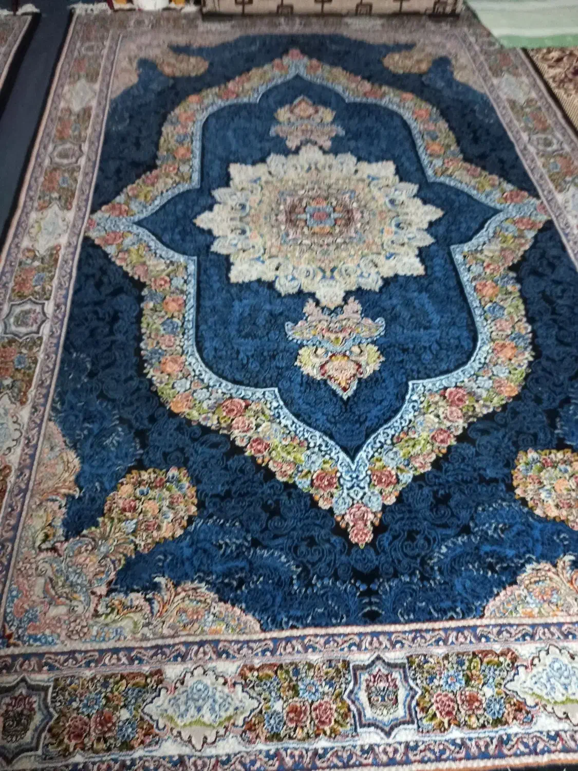فرش ماشینی ۷۵۰ شانه ۲۵۵۰ تراکم|فرش|دیلمان, |دیوار
