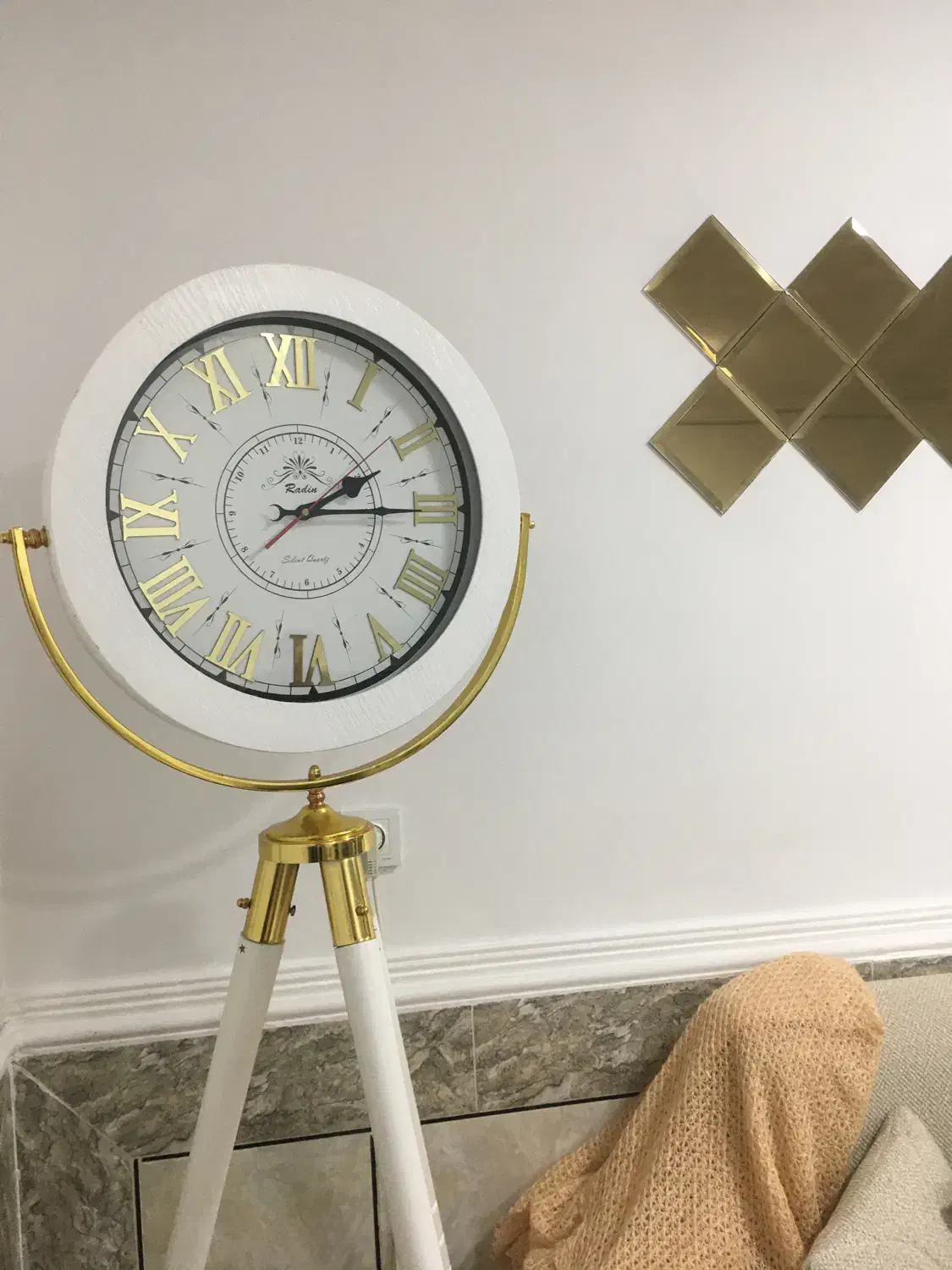 ساعت سه پایه|ساعت دیواری و تزئینی|گرگان, |دیوار