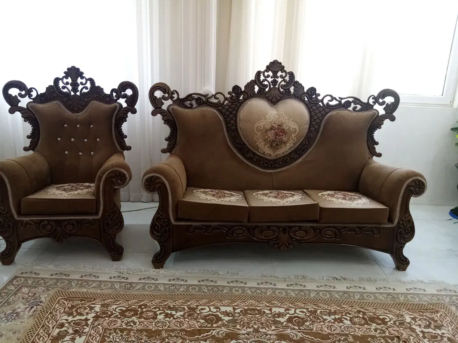 مبل سلطنتی|مبلمان خانگی و میز عسلی|تربتحیدریه, ۴۵ متری|دیوار