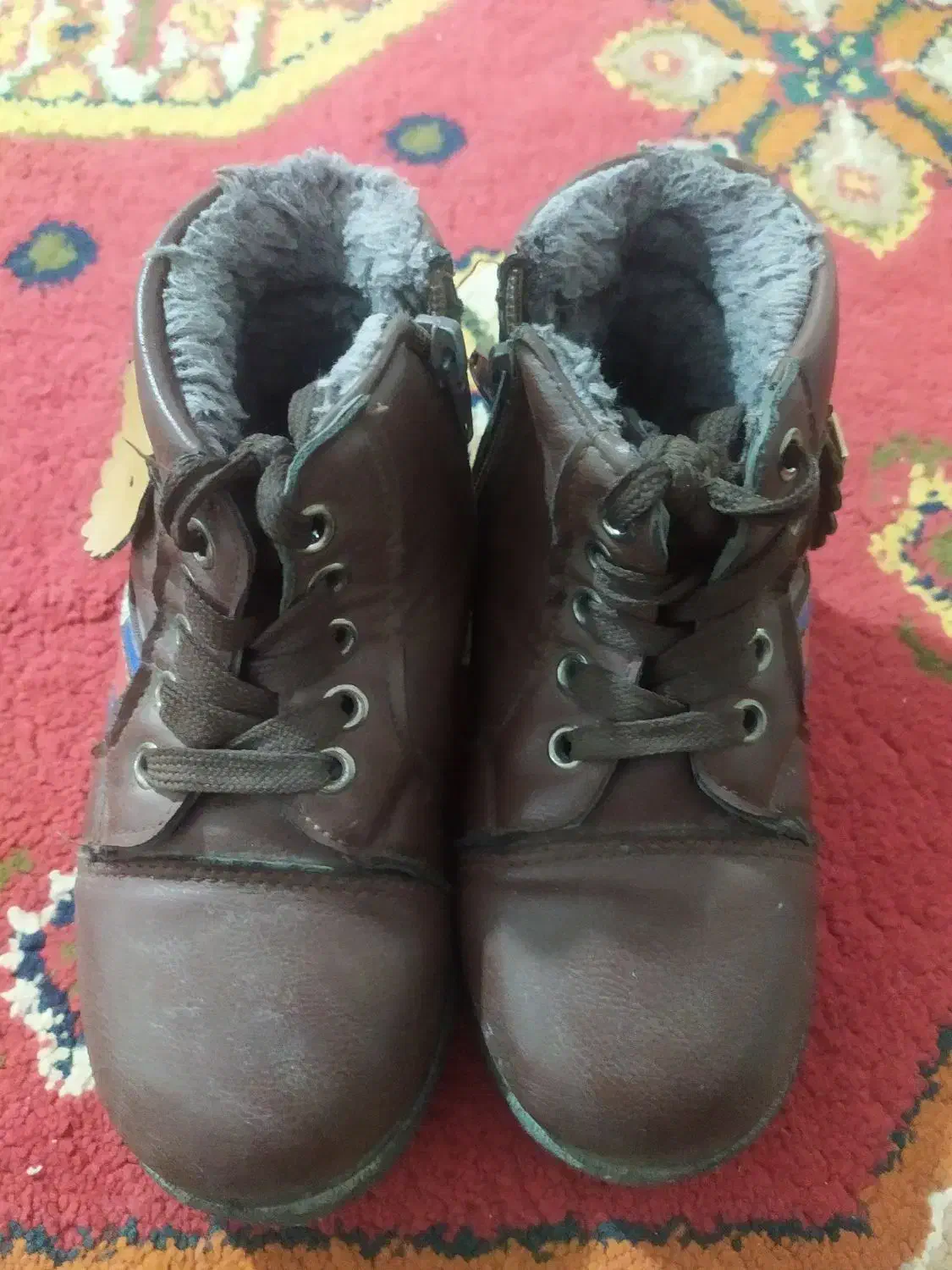 کفش|کیف، کفش، کمربند|یاسوج, |دیوار