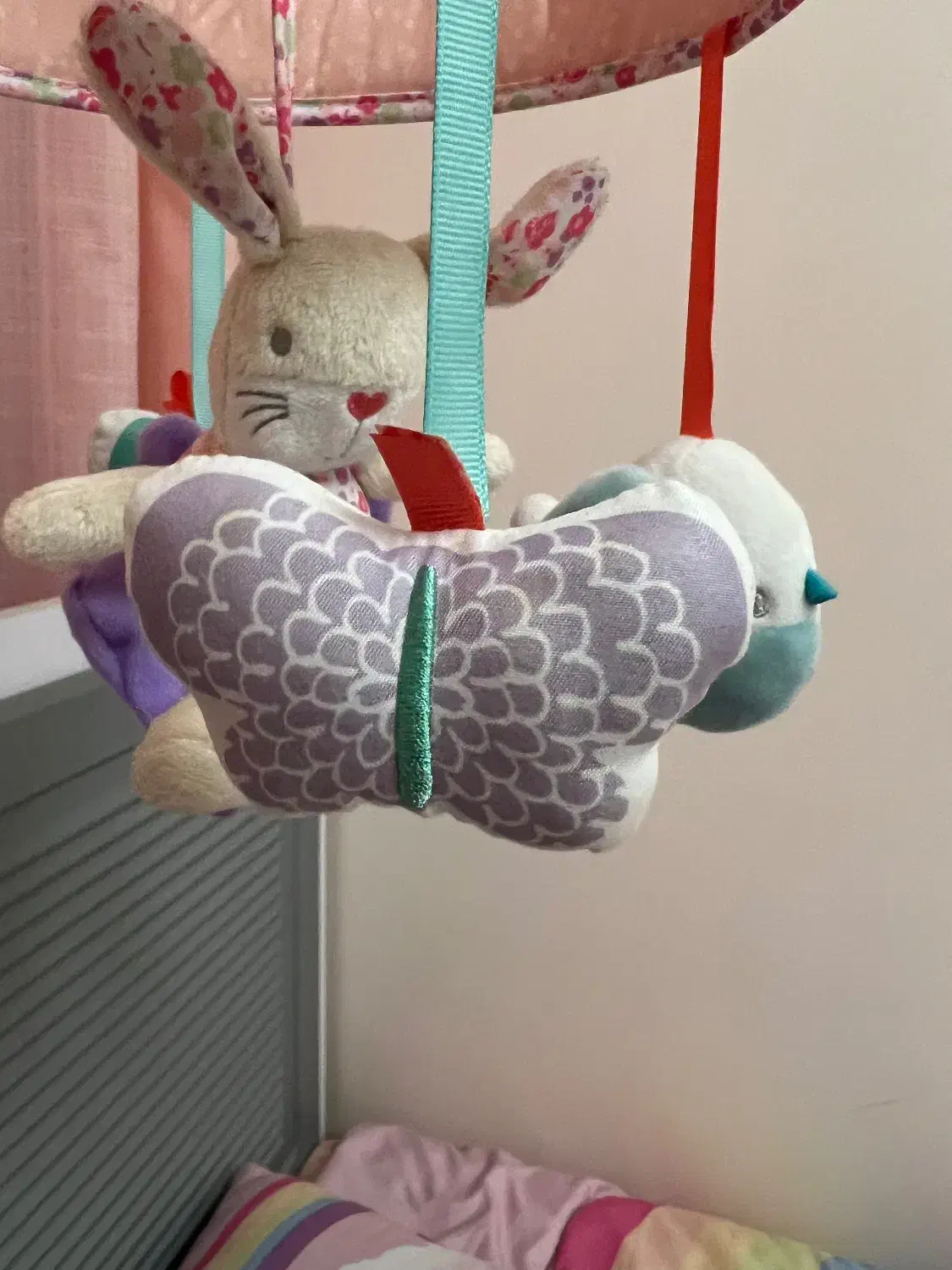 آویز موزیکال بالای تخت نوزاد مناسب سیسمونی|اسباب و اثاث بچه|تهران, کوی بیمه|دیوار