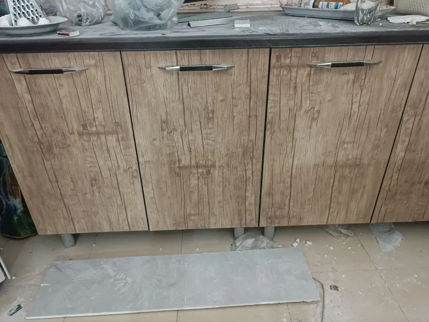 کابینت کابینت ام دی اف جنس خوب با بدنه فلز چکشی|مصالح و تجهیزات ساختمان|قرچک, میرزائی شمالی|دیوار